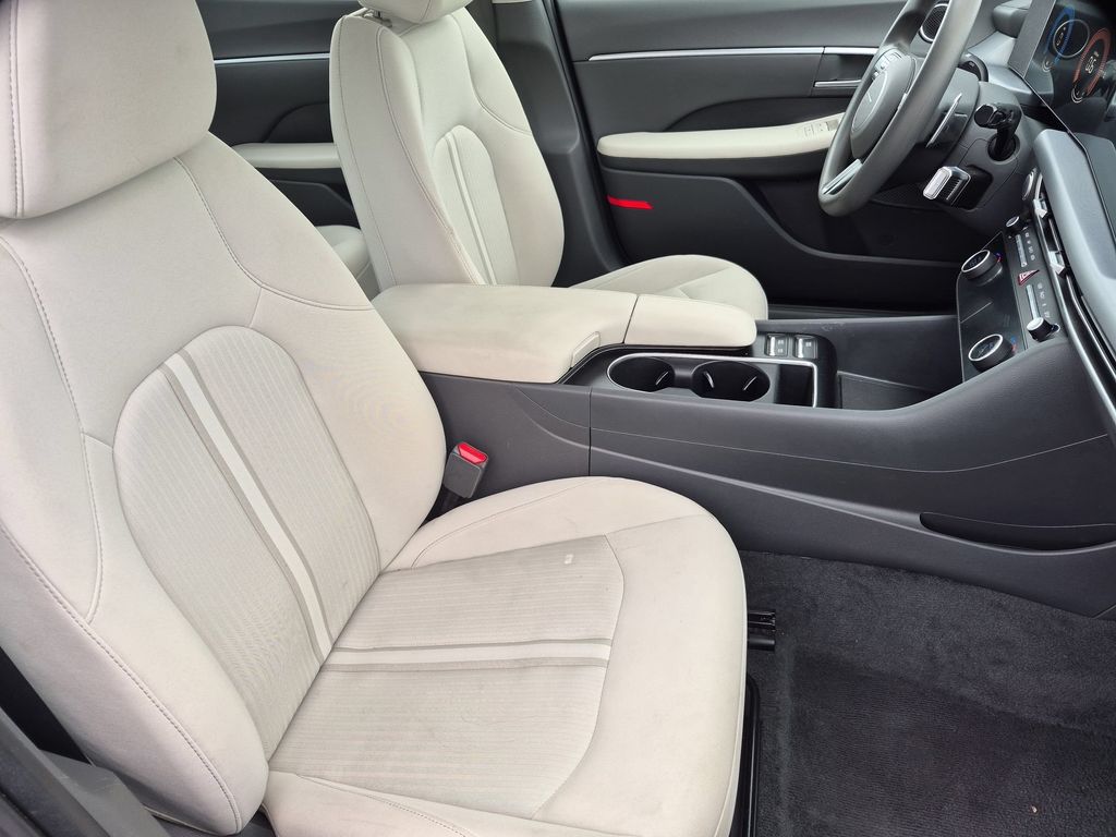 2025 Hyundai Sonata SEL - Photo 30