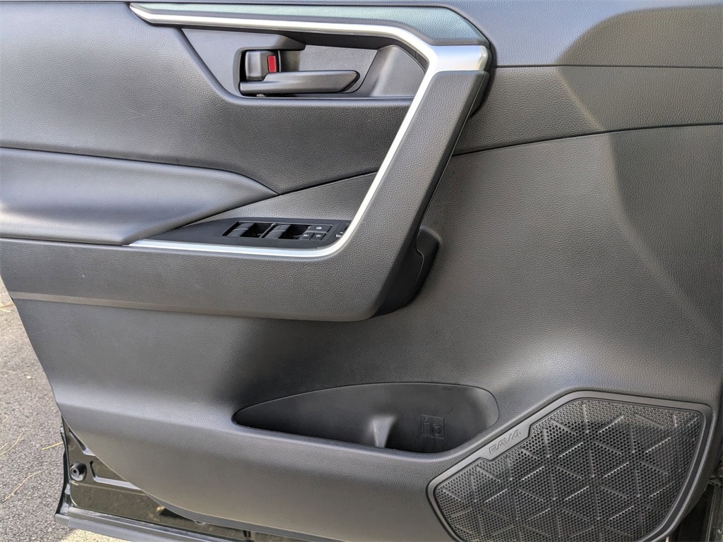 Thumbnail: 2025 Toyota RAV4 - 16