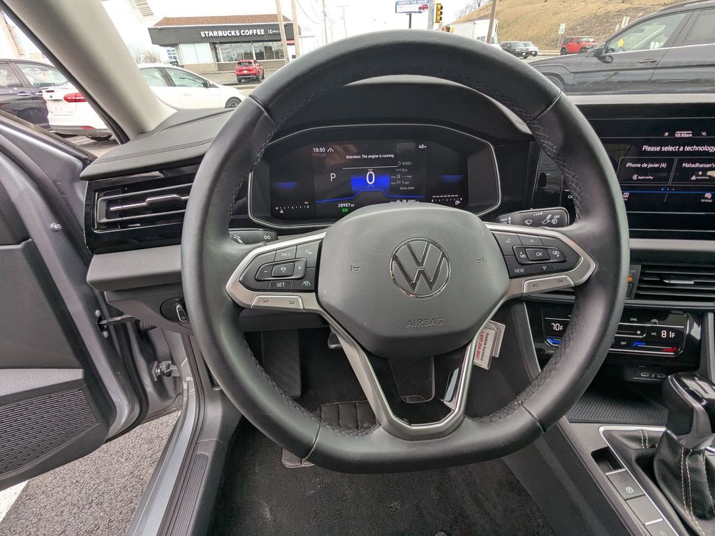 Thumbnail: 2025 Volkswagen Jetta - 16