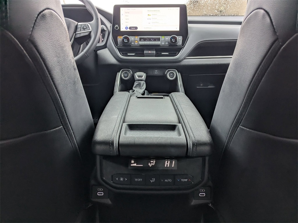 Thumbnail: 2025 Toyota Grand Highlander - 29