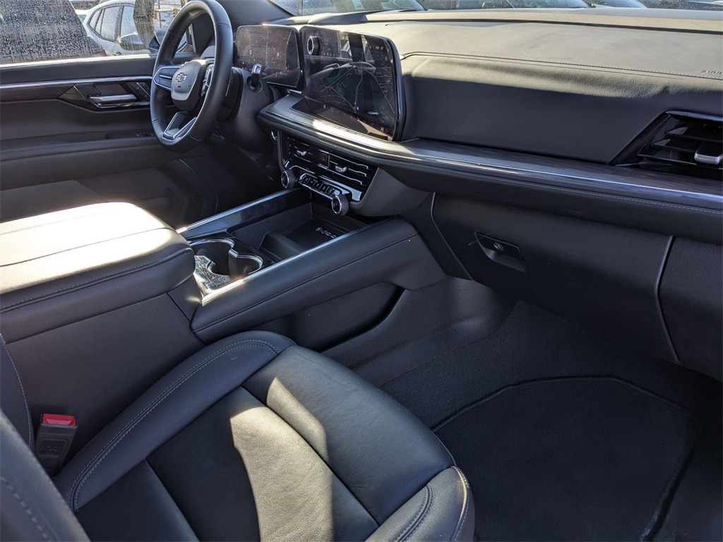 Thumbnail: 2025 Chevrolet Suburban - 40