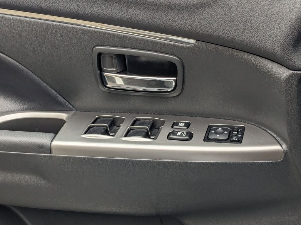 Thumbnail: 2025 Mitsubishi Outlander Sport - 13