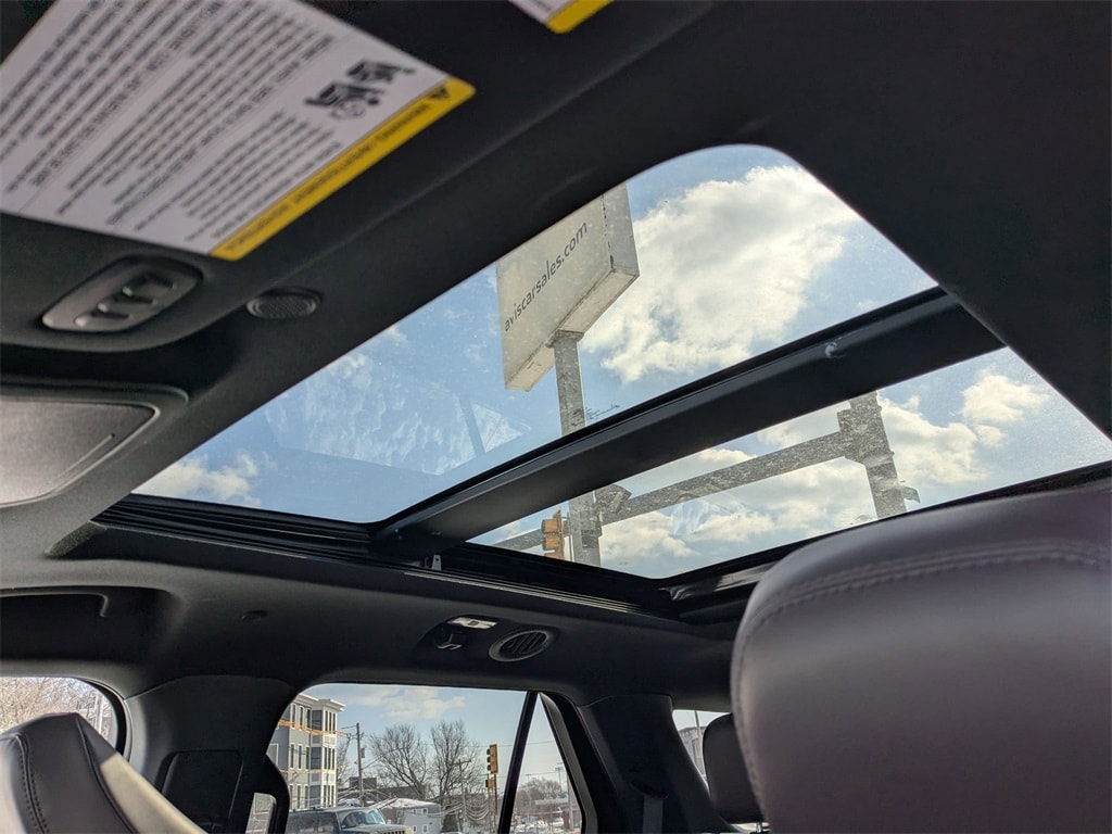 Thumbnail: 2025 Ford Explorer - 28