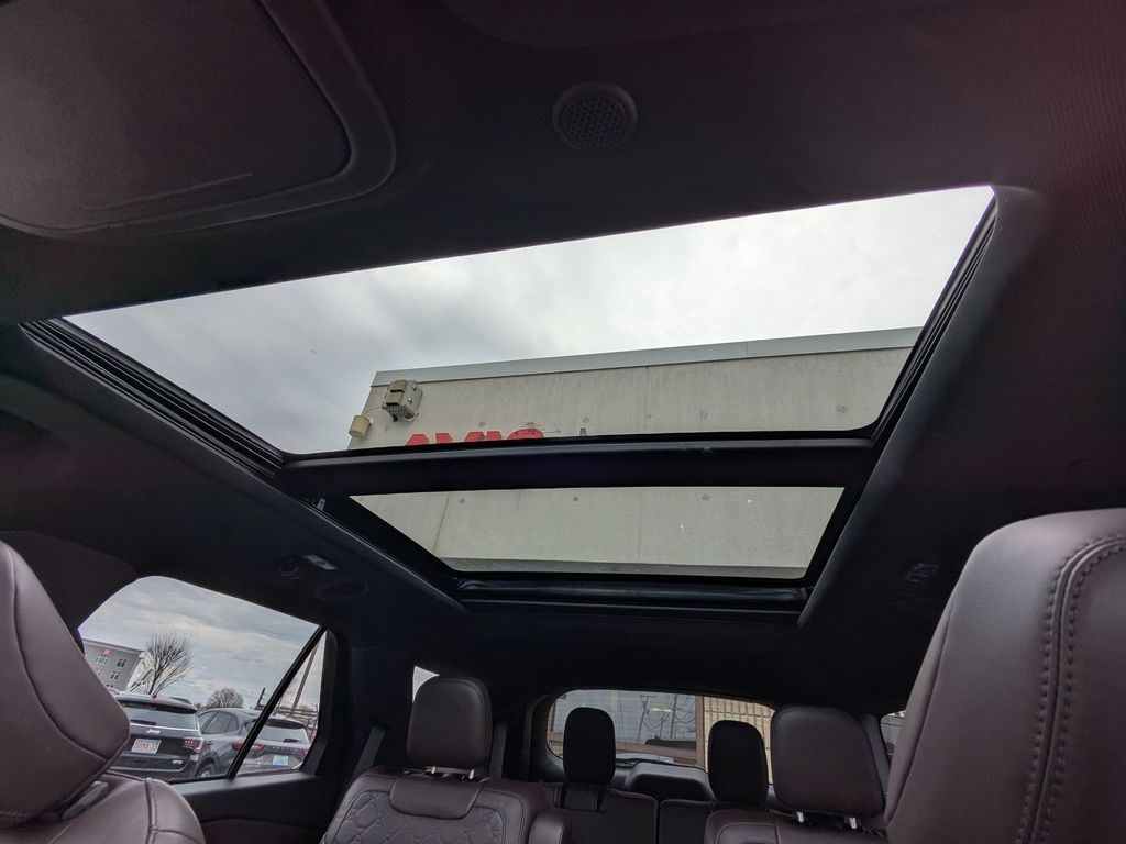 Thumbnail: 2025 Ford Explorer - 37