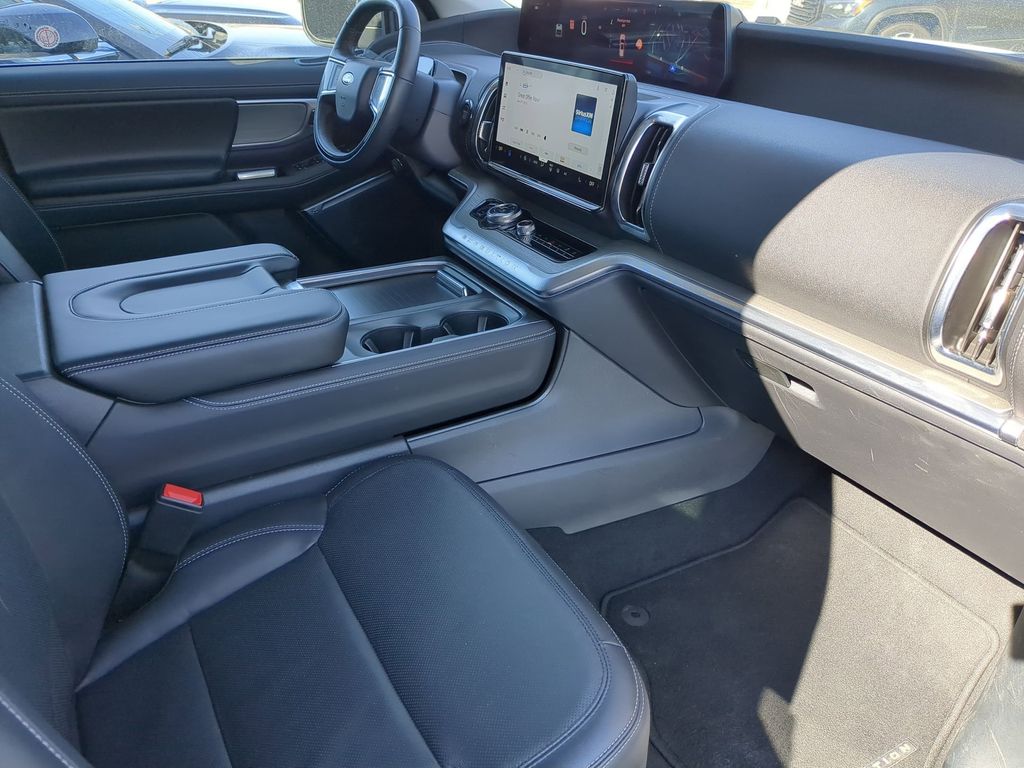 Thumbnail: 2025 Ford Expedition MAX - 33