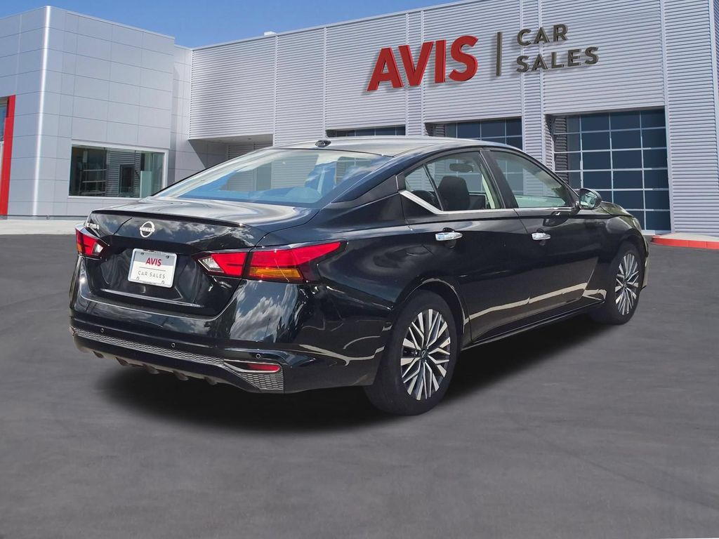 2025 Nissan Altima SV - Photo 6