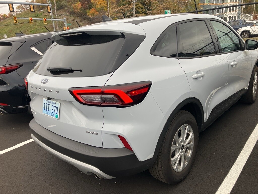 Thumbnail: 2025 Ford Escape - 3