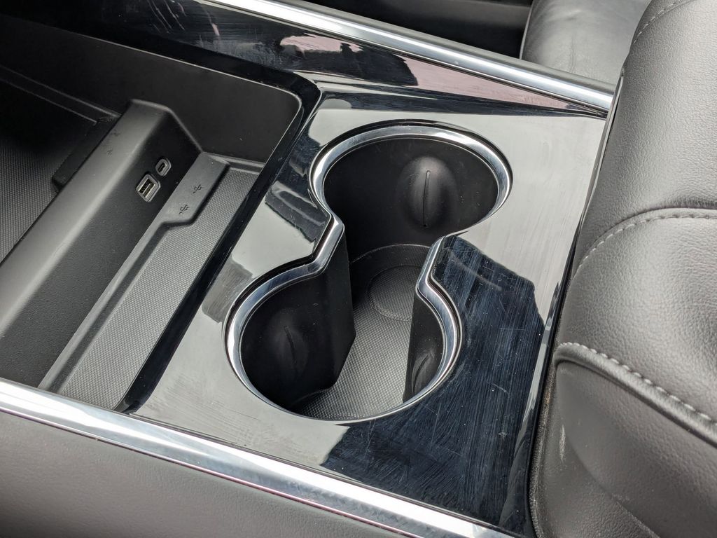 Thumbnail: 2025 Chevrolet Tahoe - 25