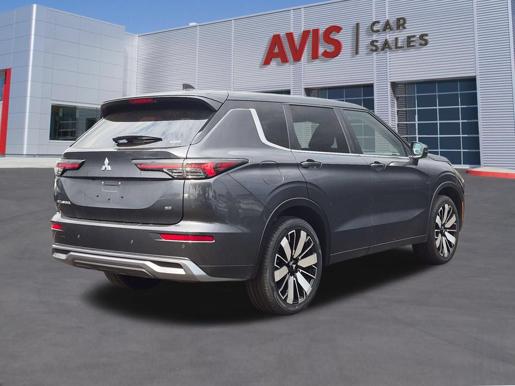 Thumbnail: 2025 Mitsubishi Outlander - 6