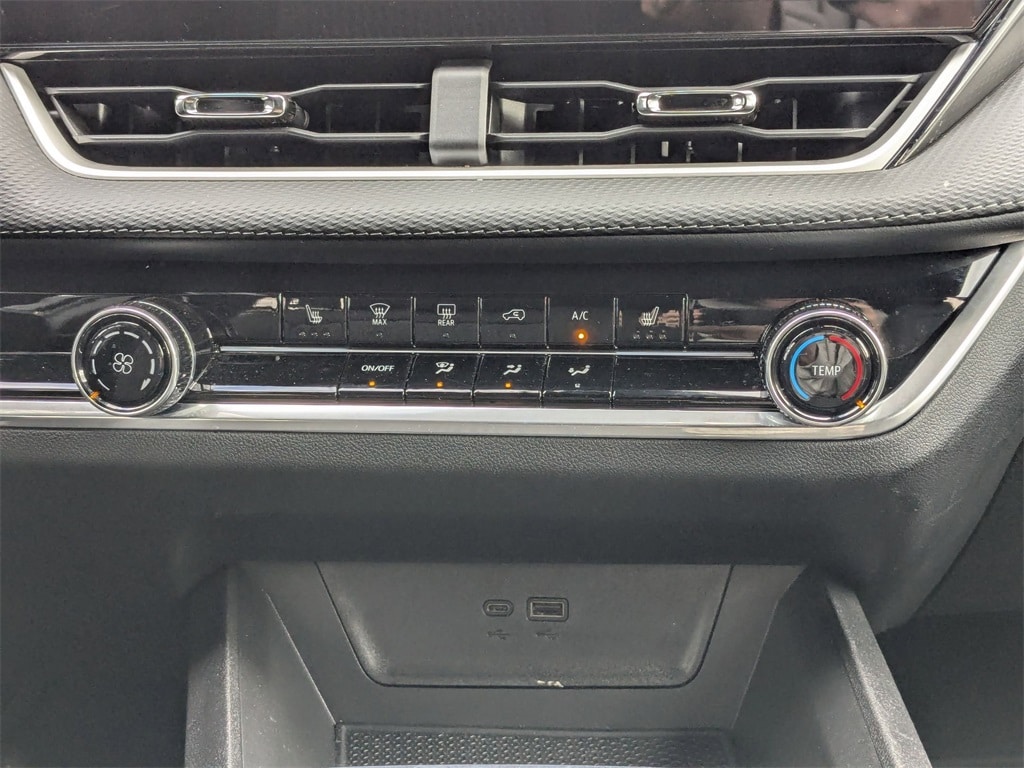 Thumbnail: 2025 Chevrolet Equinox - 25