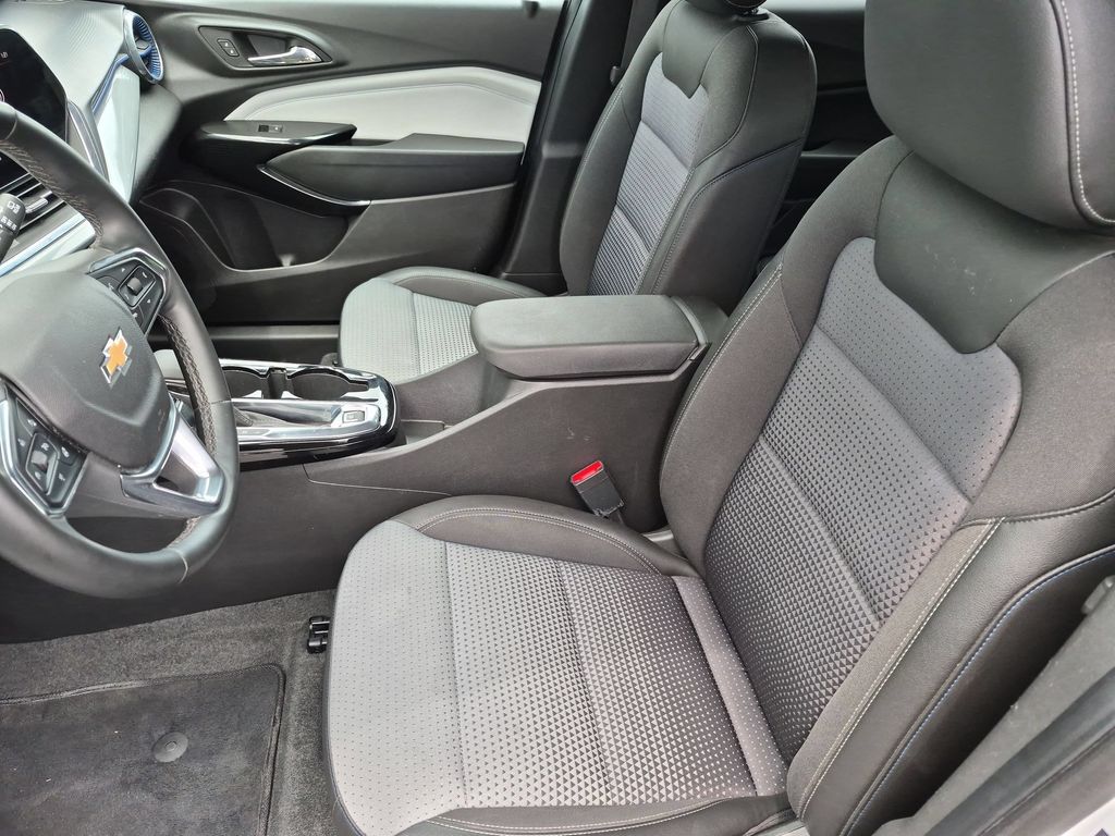 Thumbnail: 2025 Chevrolet Trax - 24
