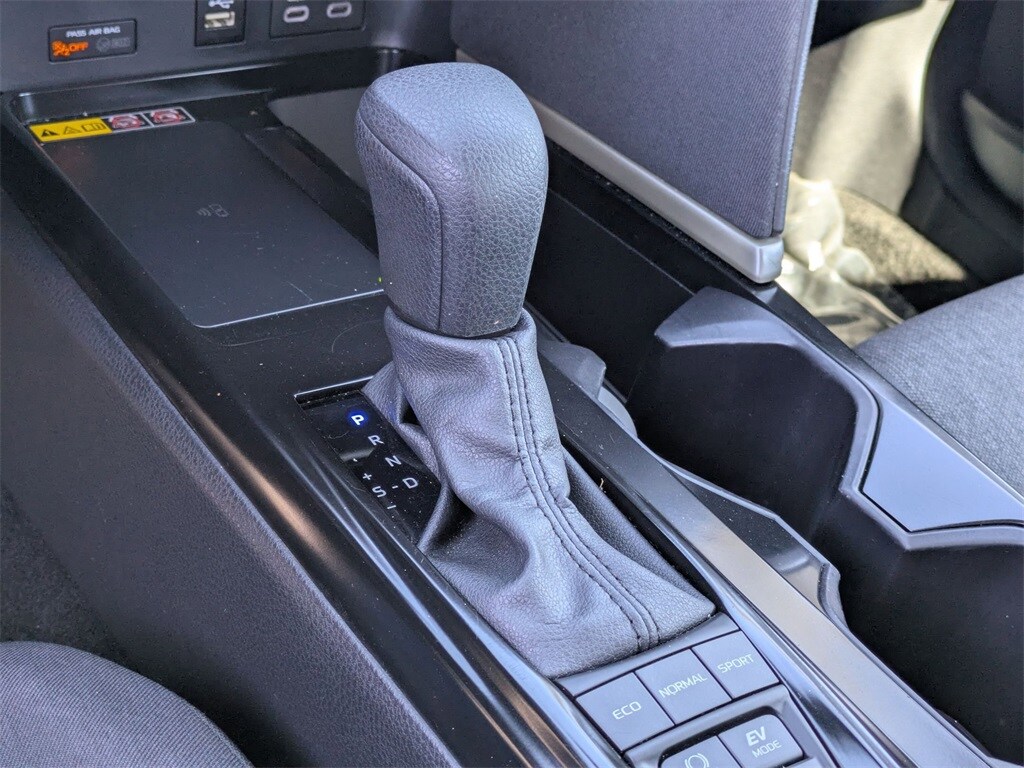 Thumbnail: 2025 Toyota Camry - 16