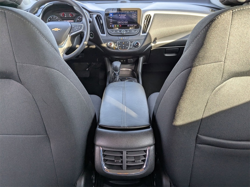 Thumbnail: 2024 Chevrolet Malibu - 32