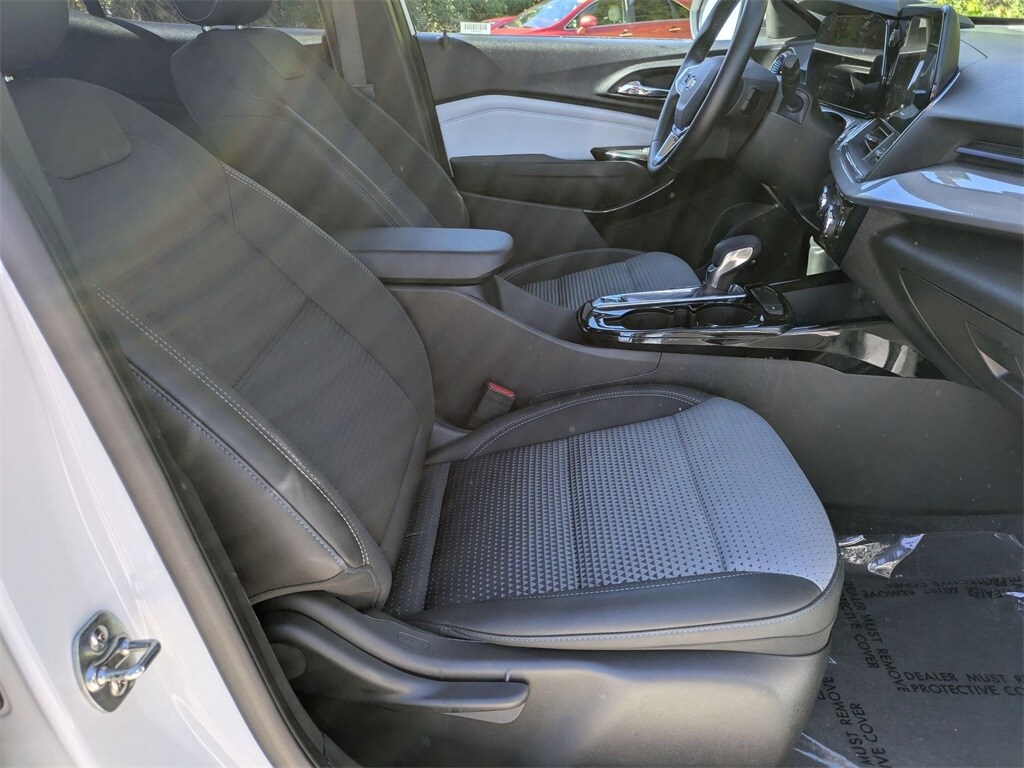 Thumbnail: 2025 Chevrolet Trax - 31