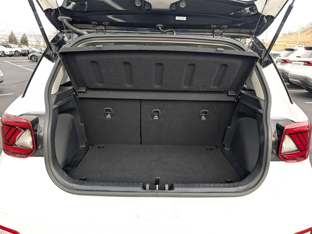 Thumbnail: 2025 Hyundai Venue - 32