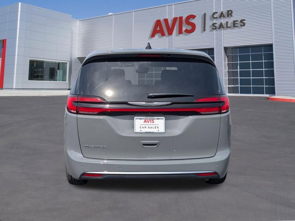 Thumbnail: 2025 Chrysler Pacifica - 7