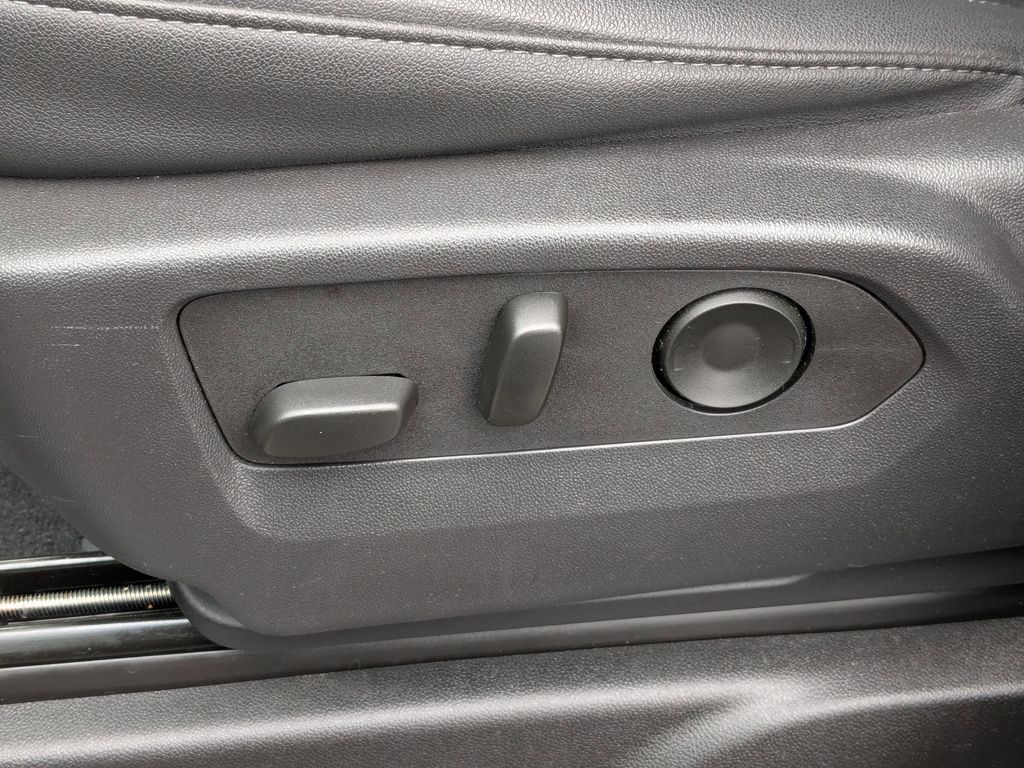 Thumbnail: 2025 Chevrolet Tahoe - 14