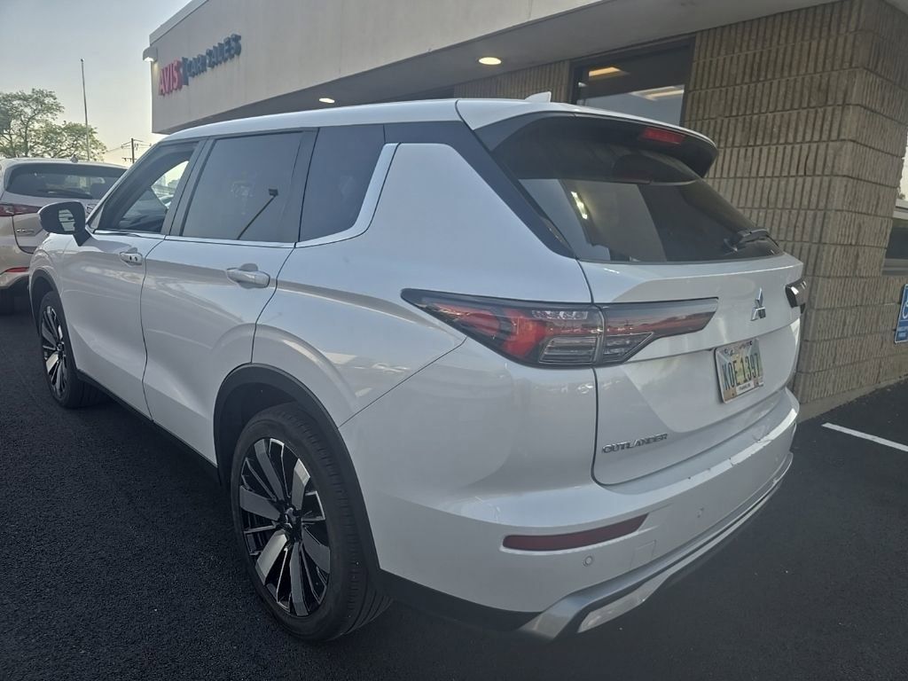 Thumbnail: 2025 Mitsubishi Outlander - 7