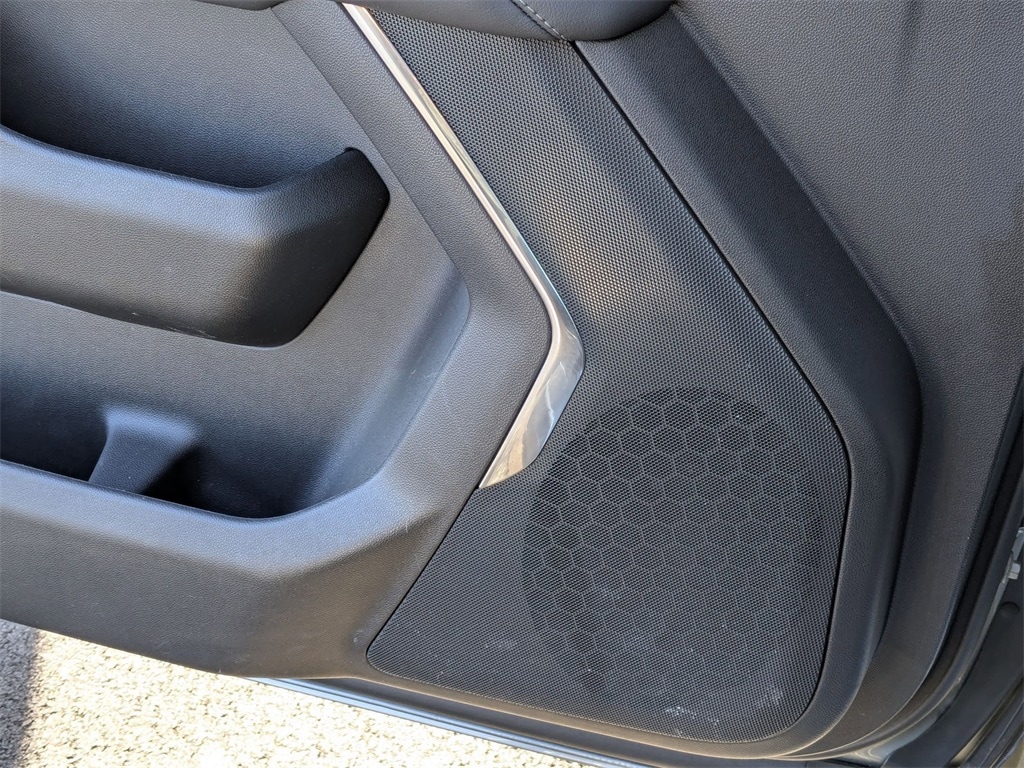 Thumbnail: 2025 Chevrolet Suburban - 15