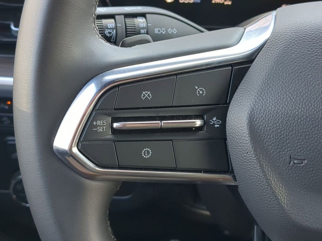 Thumbnail: 2025 Chevrolet Suburban - 21