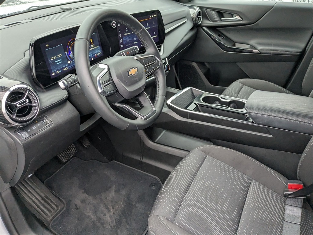 Thumbnail: 2025 Chevrolet Equinox - 16