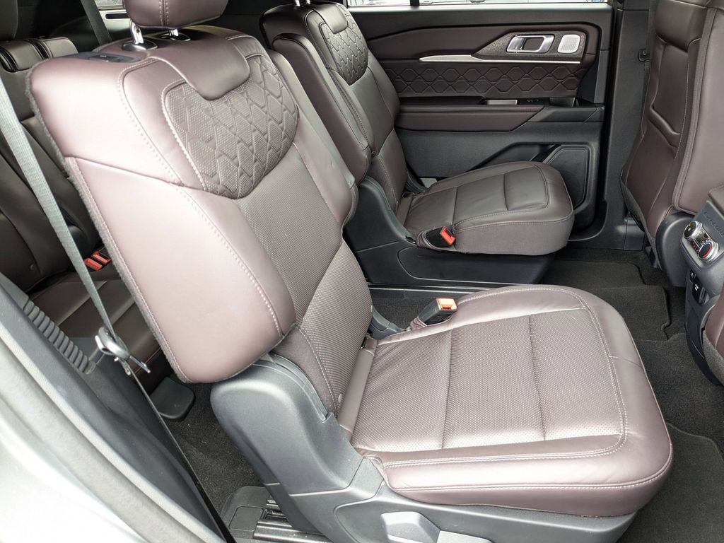 Thumbnail: 2025 Ford Explorer - 30