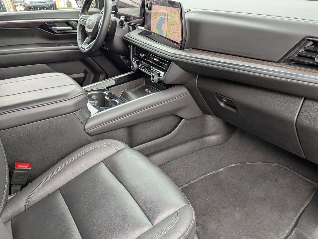 Thumbnail: 2025 Chevrolet Tahoe - 35