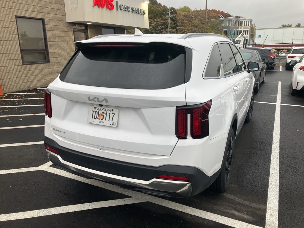 Thumbnail: 2024 Kia Sorento - 3
