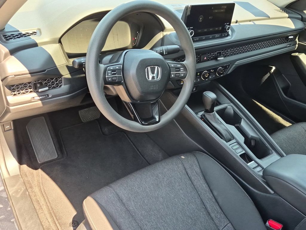 2025 Honda Accord SE - Photo 15