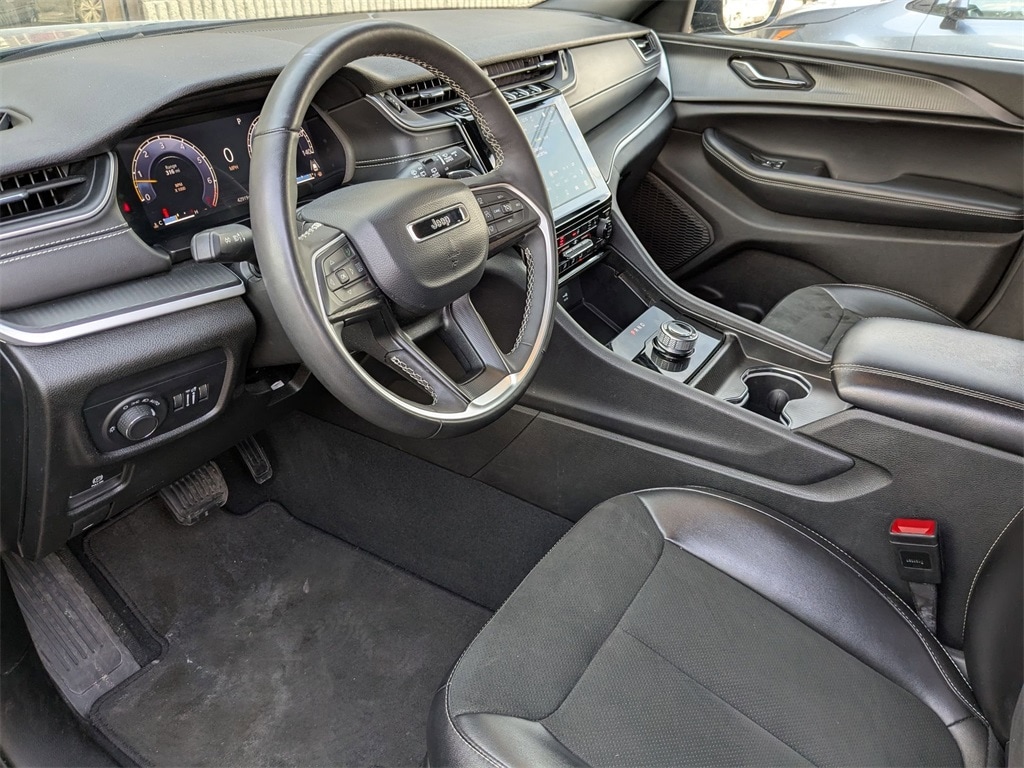 Thumbnail: 2024 Jeep Grand Cherokee - 17