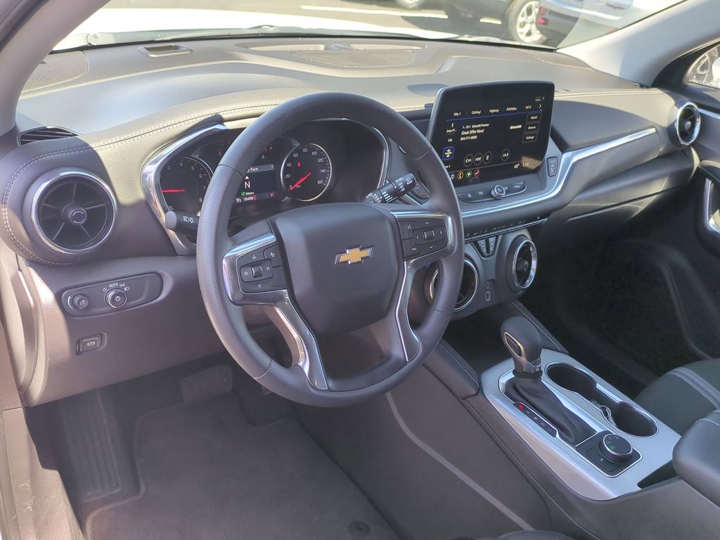 Thumbnail: 2025 Chevrolet Blazer - 13