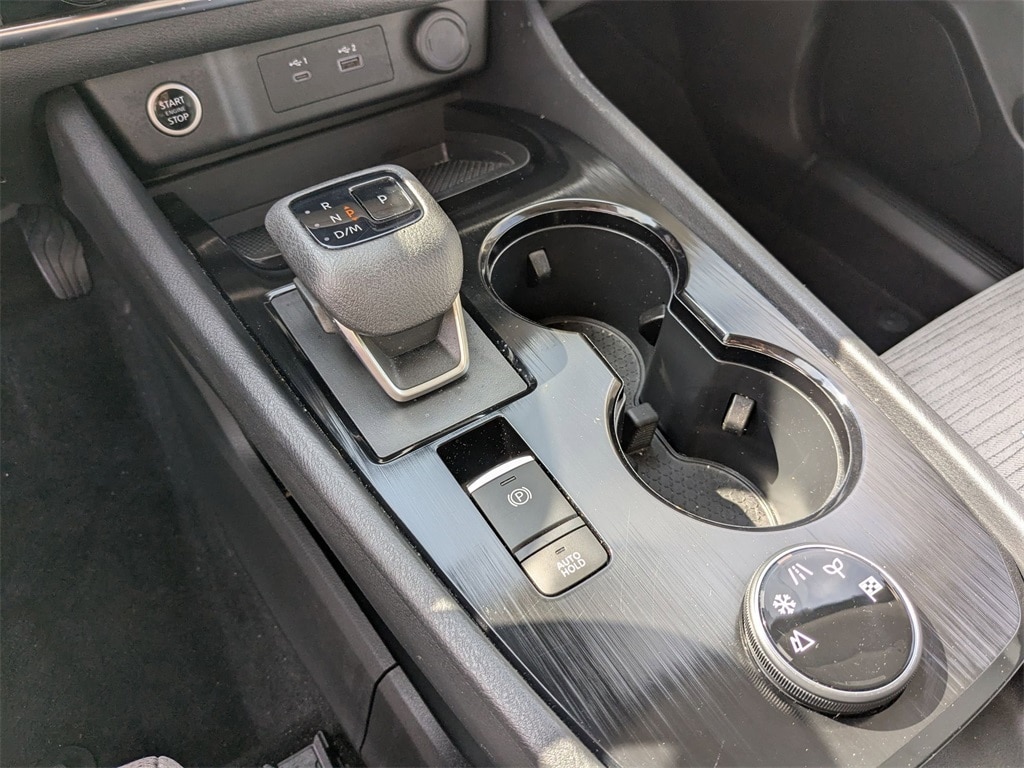 2023 Nissan Rogue SV 26