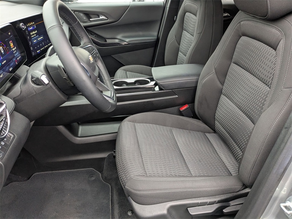 Thumbnail: 2025 Chevrolet Equinox - 17