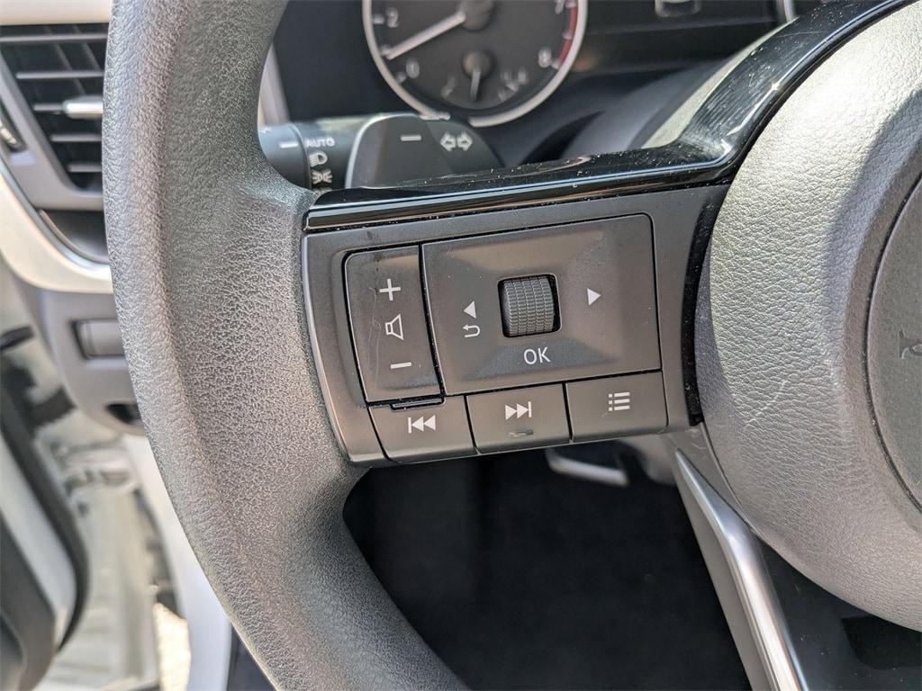 2023 Nissan Rogue SV 19
