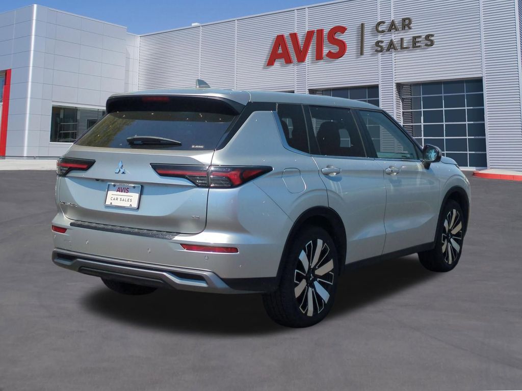 Thumbnail: 2025 Mitsubishi Outlander - 6