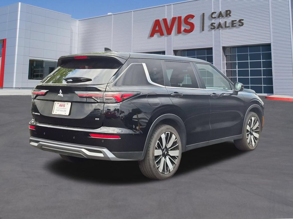 Thumbnail: 2025 Mitsubishi Outlander - 6