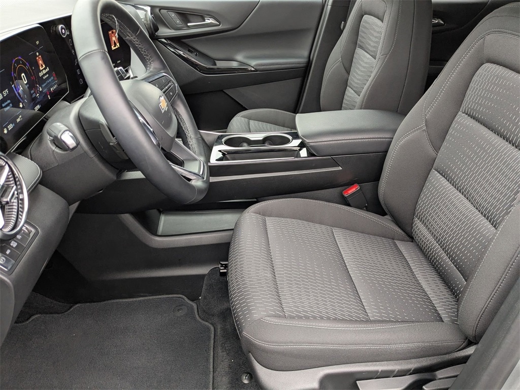 Thumbnail: 2025 Chevrolet Equinox - 17