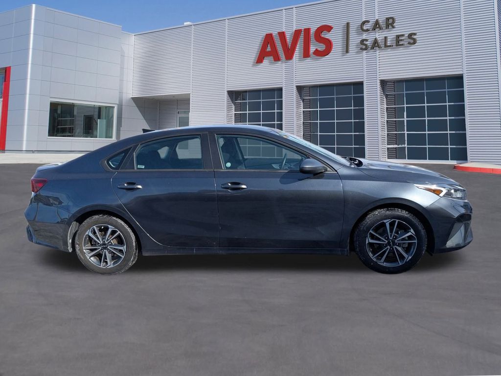 Thumbnail: 2024 Kia Forte - 7