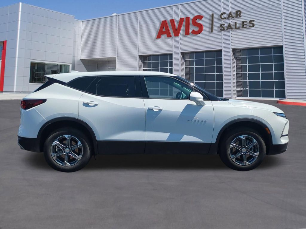 Thumbnail: 2025 Chevrolet Blazer - 5