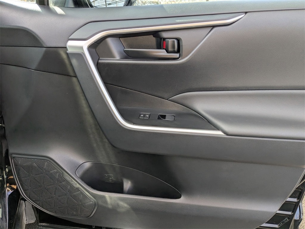 Thumbnail: 2025 Toyota RAV4 - 37