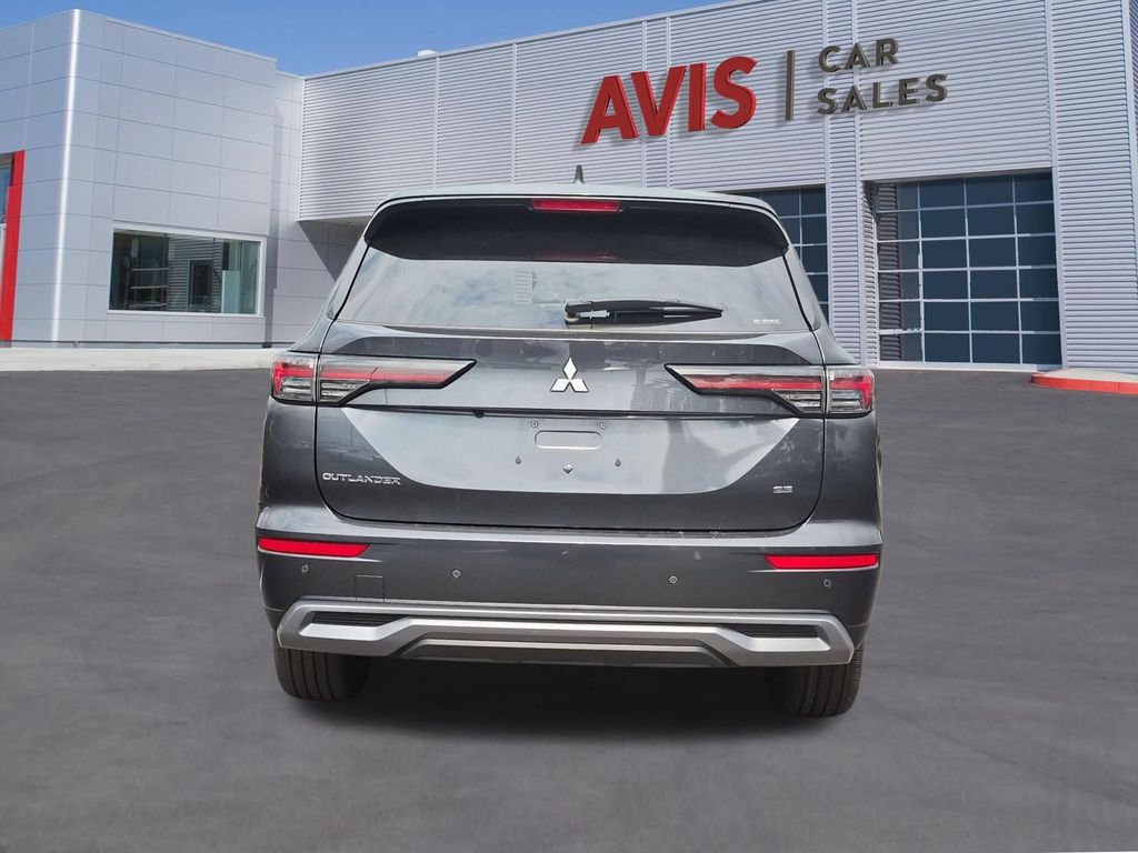 Thumbnail: 2025 Mitsubishi Outlander - 7