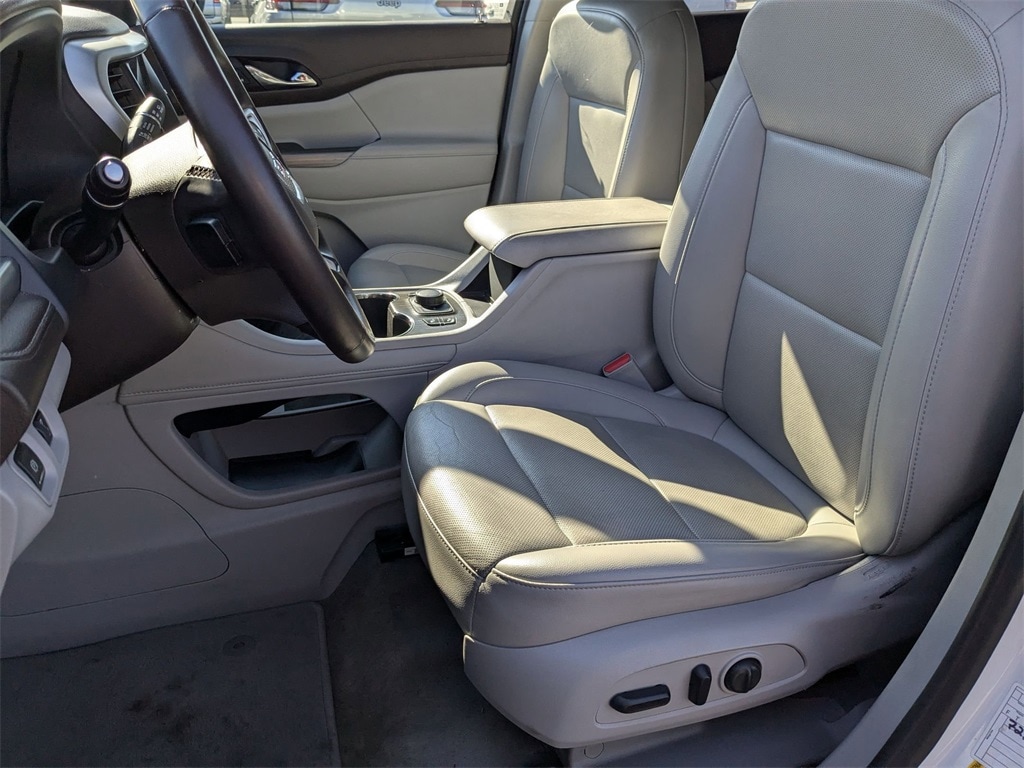 Thumbnail: 2023 GMC Acadia - 18