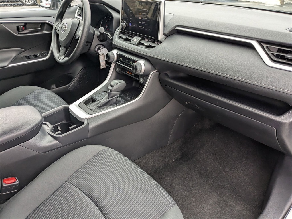 Thumbnail: 2025 Toyota RAV4 - 35