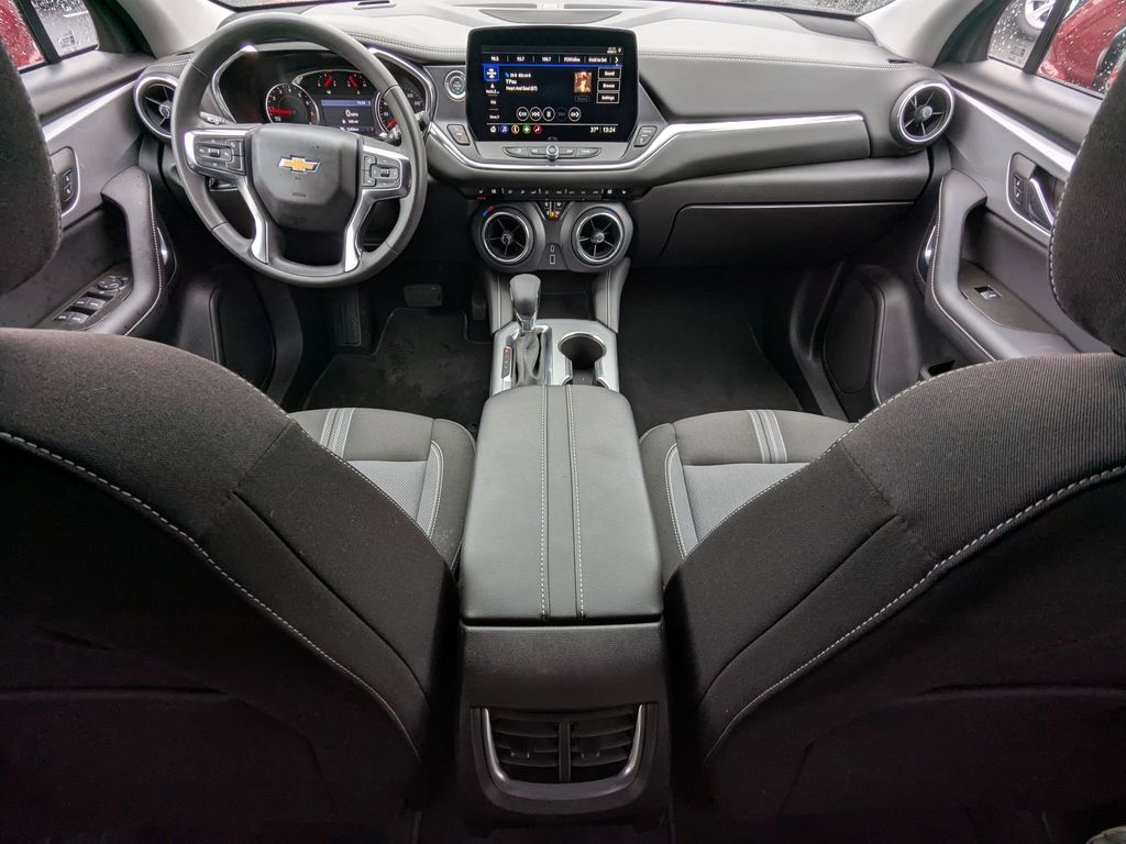 Thumbnail: 2025 Chevrolet Blazer - 28