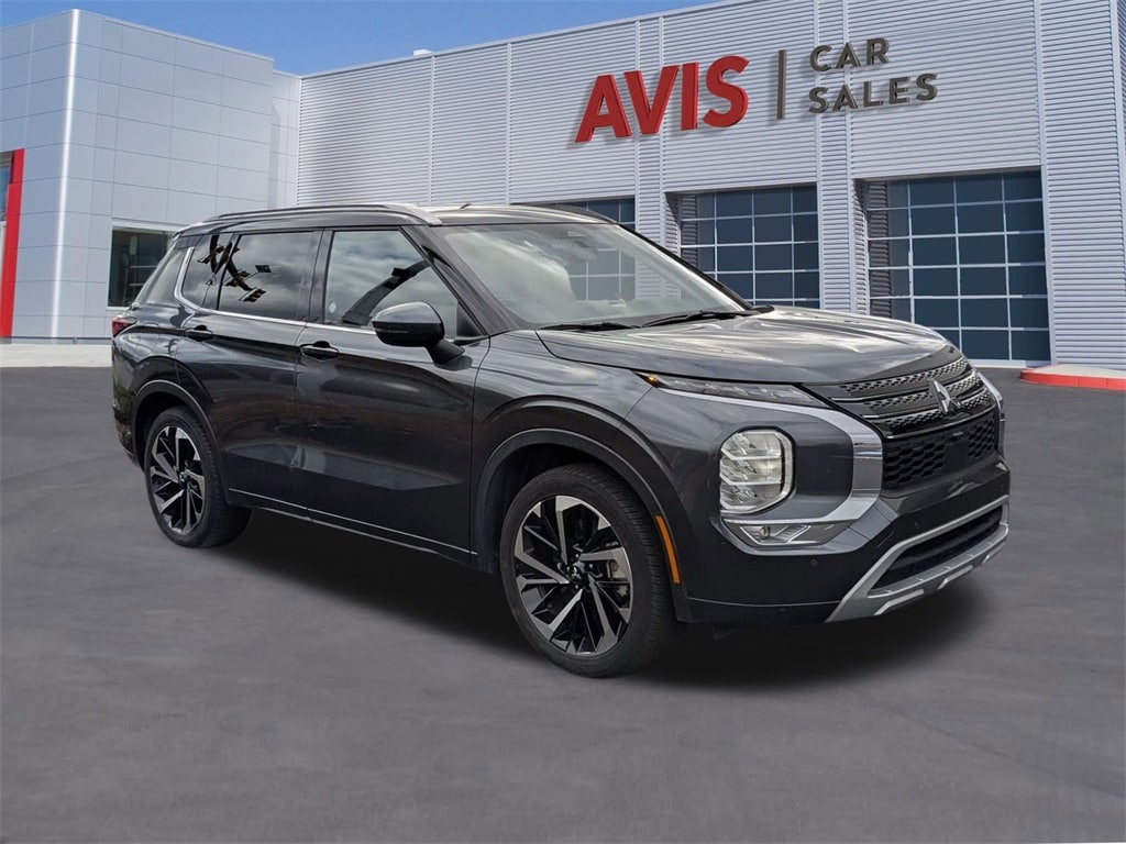 Thumbnail: 2024 Mitsubishi Outlander - 11