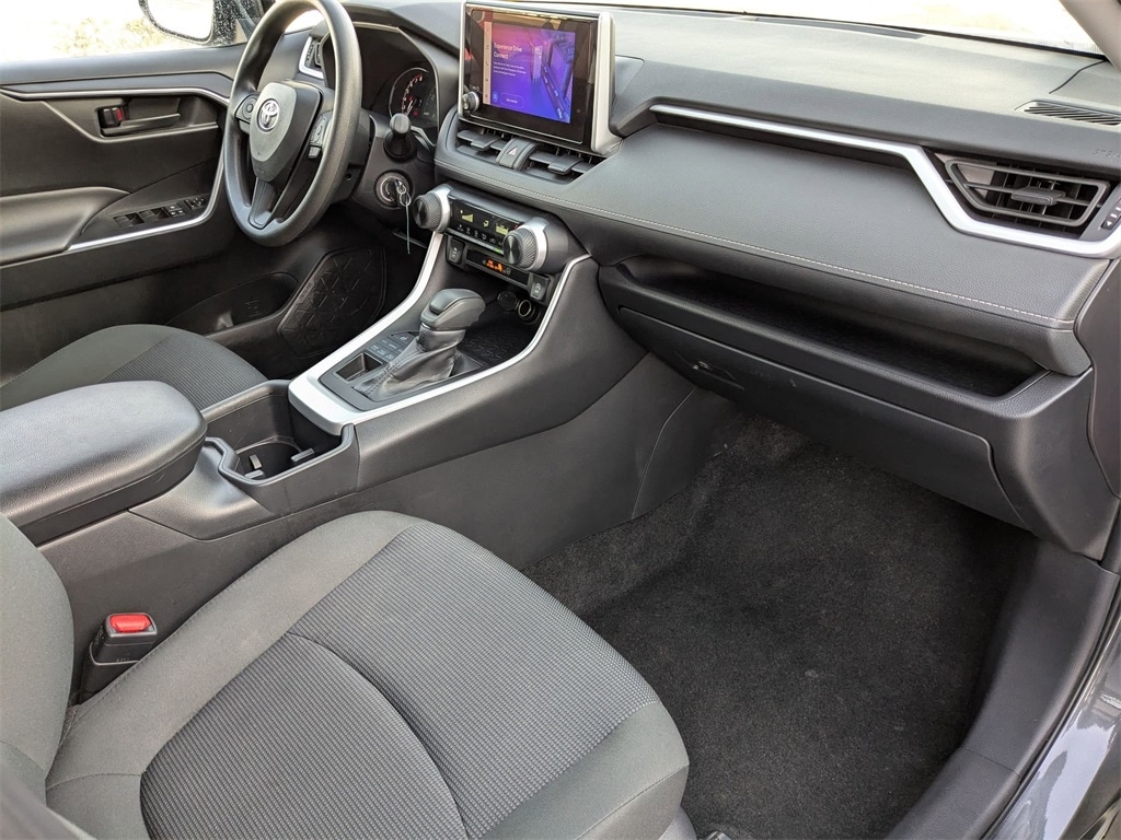 Thumbnail: 2025 Toyota RAV4 - 35