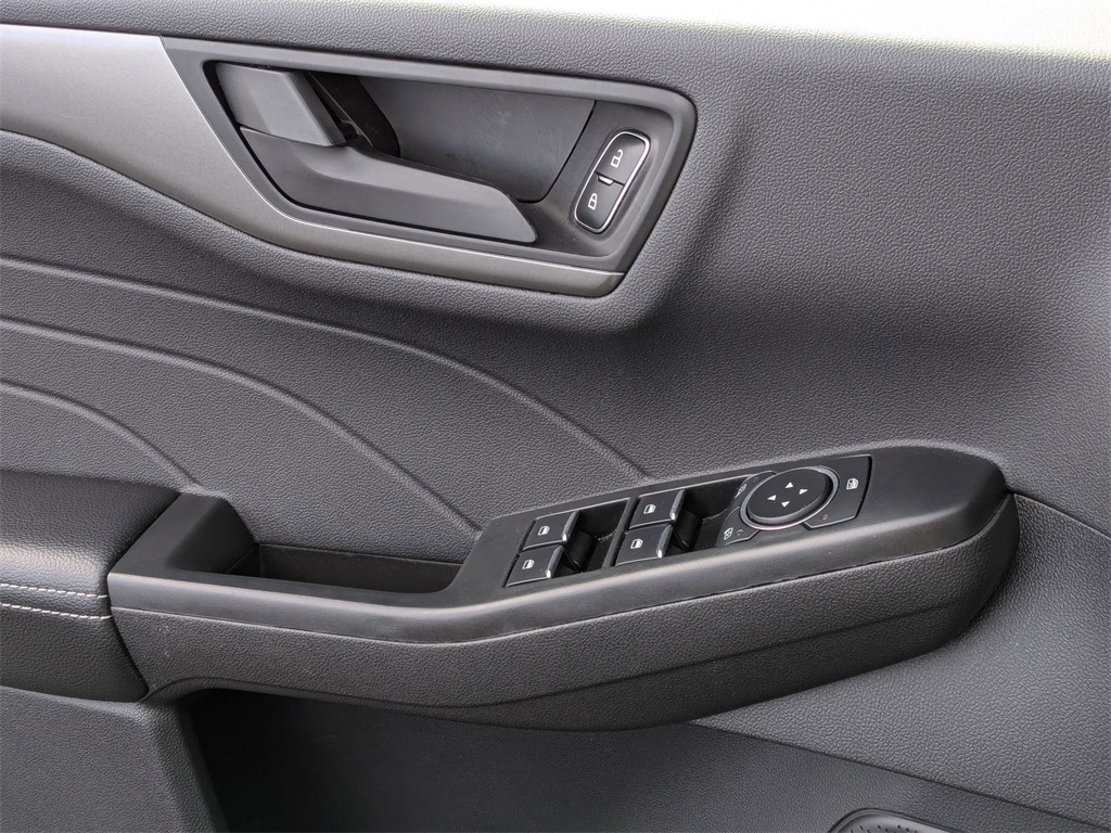 Thumbnail: 2025 Ford Escape - 17