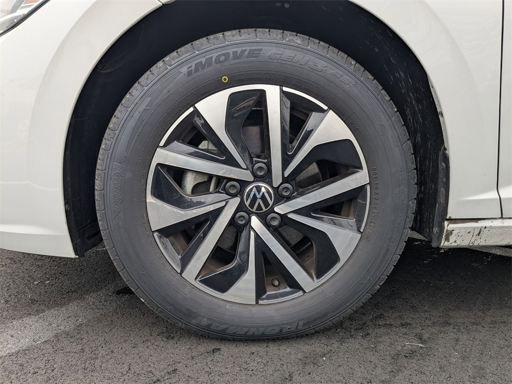 Thumbnail: 2024 Volkswagen Jetta - 11