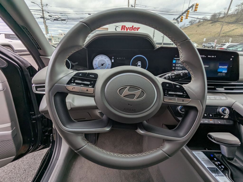 Thumbnail: 2025 Hyundai Elantra - 16