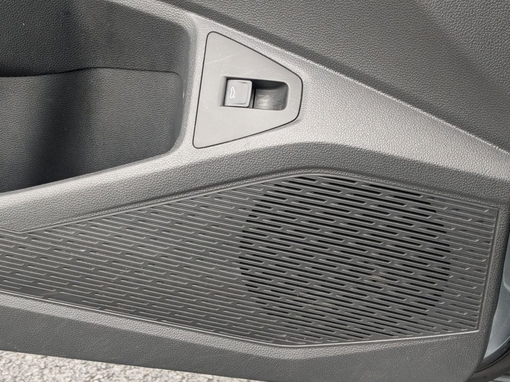 Thumbnail: 2025 Volkswagen Jetta - 15